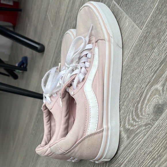 Light Rose Pink Women’s Vans Sneakers ! - Picture 2 of 3